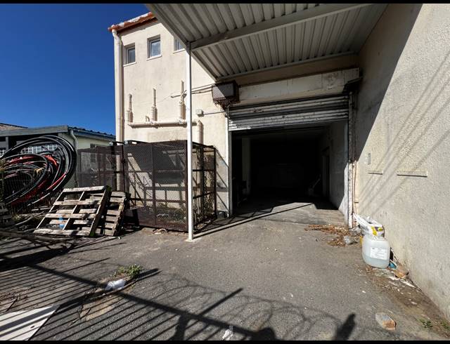 1,600M² WAREHOUSE TO LET IN PAROW EAST